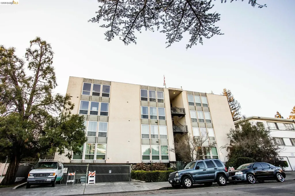3525 Dimond Oakland CA 94602