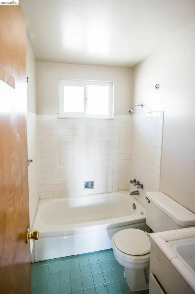 3525 Dimond Oakland CA 94602