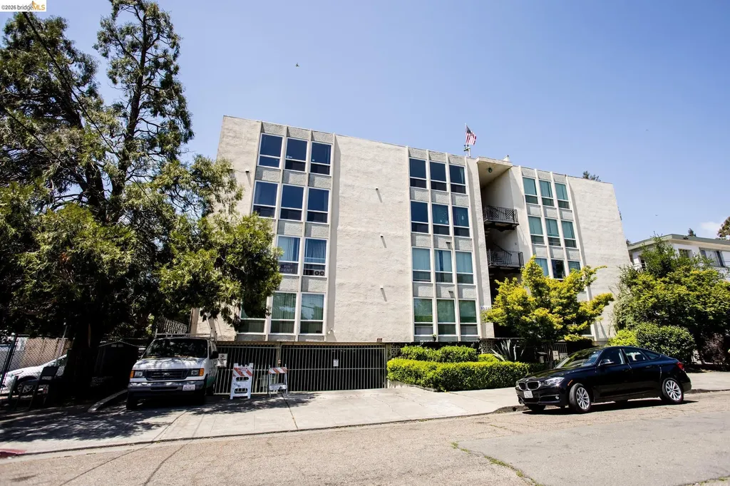 3525 Dimond Oakland CA 94602