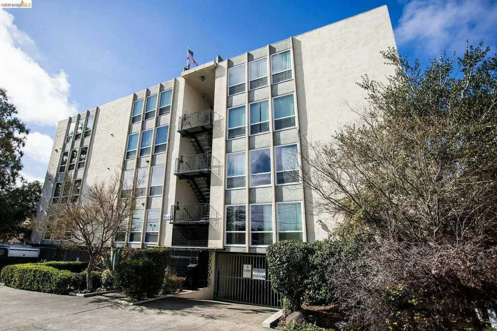 3525 Dimond Oakland CA 94602