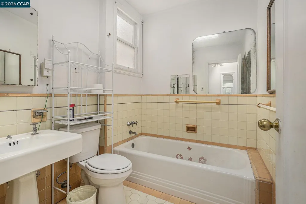 841 Ocean Avenue San Francisco CA 94112