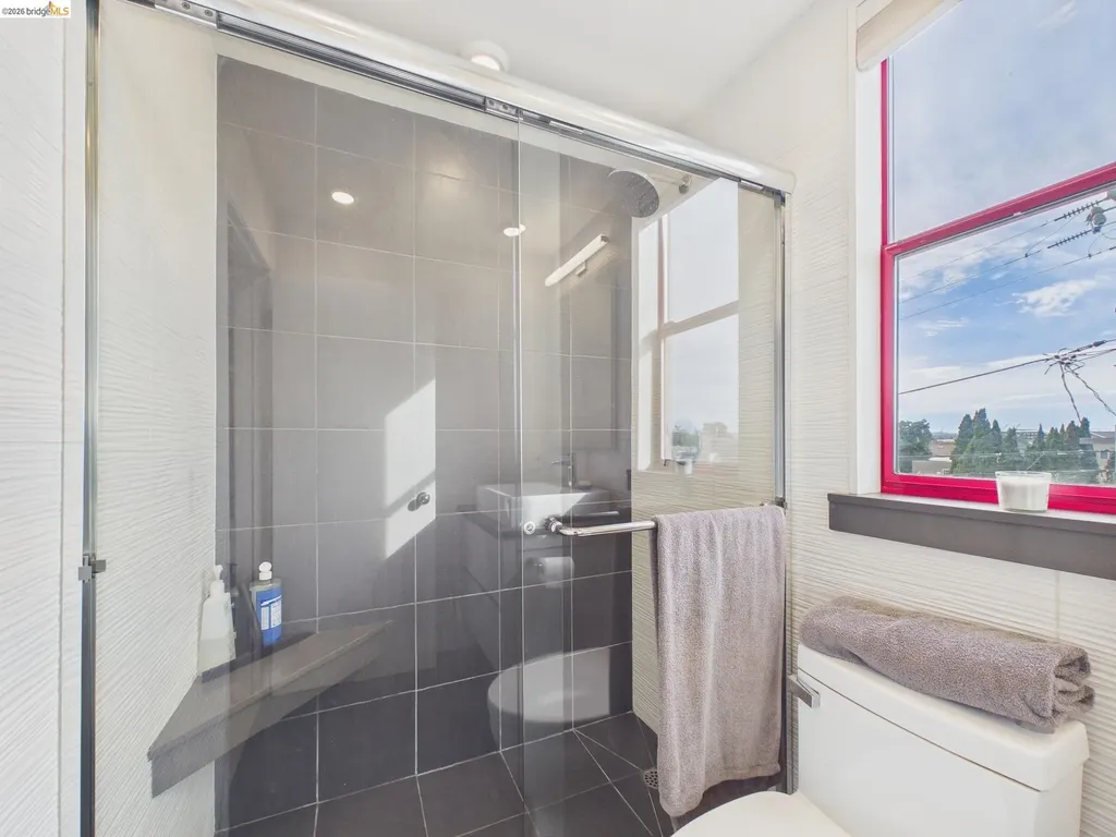 2932 Filbert Street Oakland CA 94608