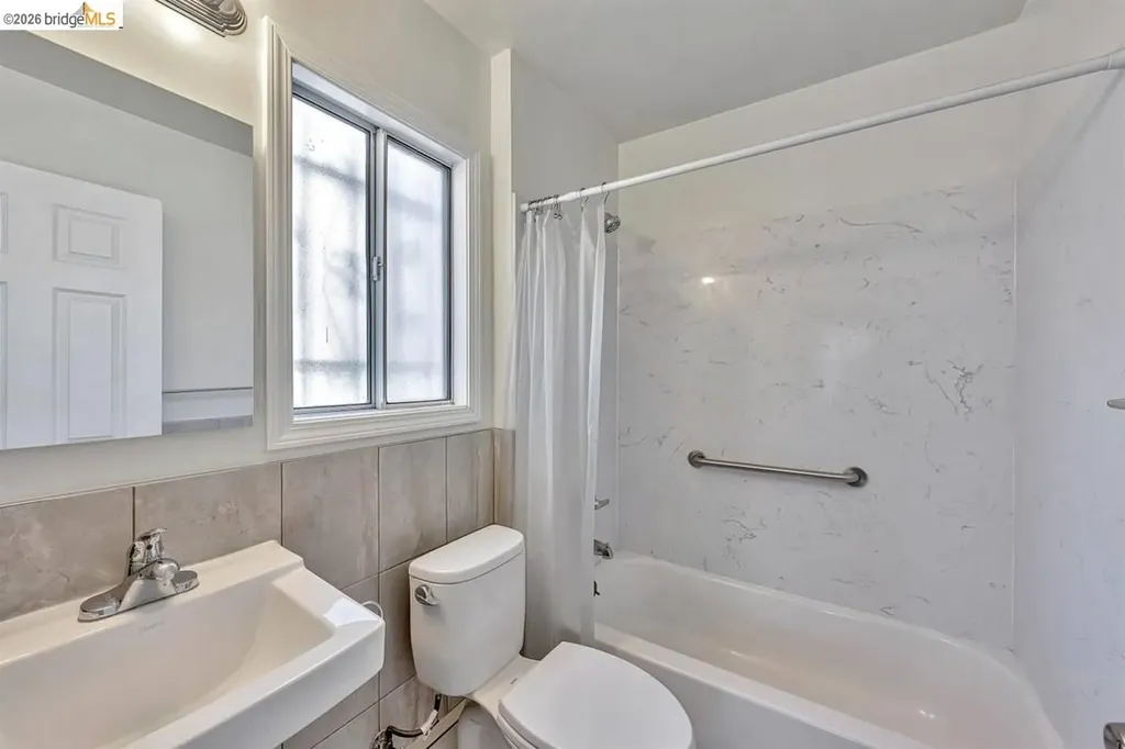 1715 9th Avenue Oakland CA 94606