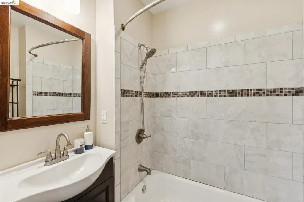 1983 38th Avenue Oakland CA 94601