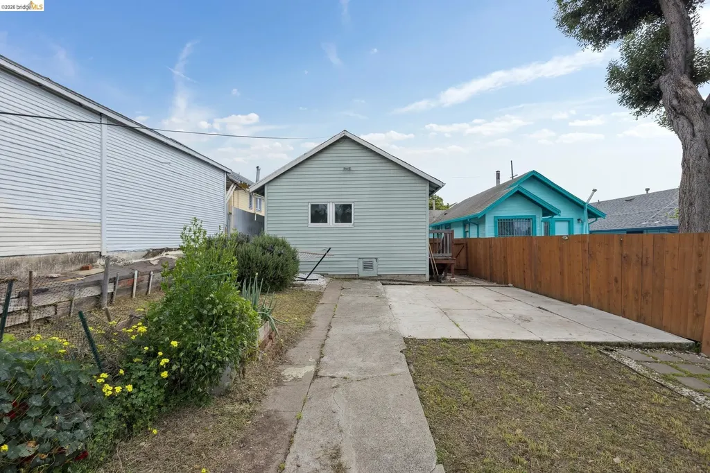 1983 38th Avenue Oakland CA 94601