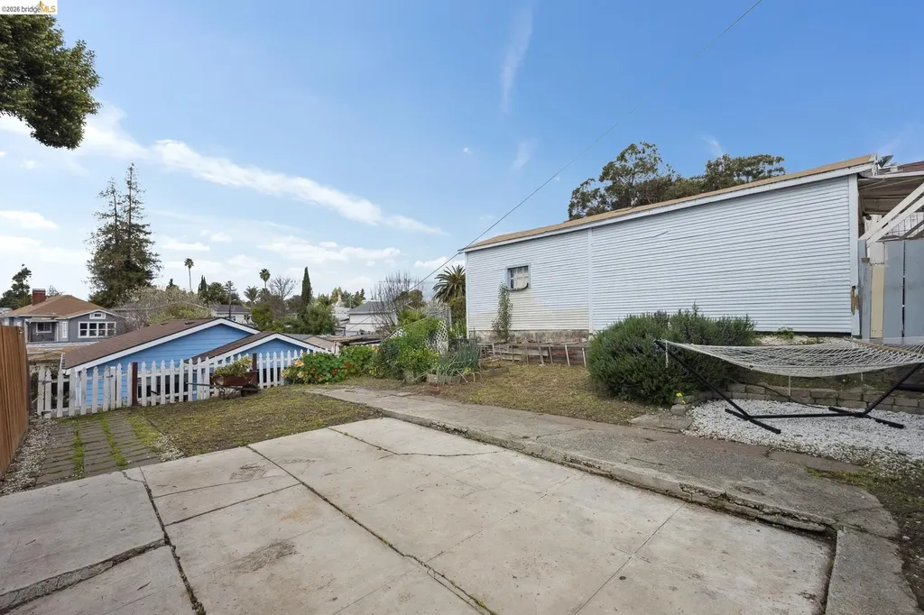 1983 38th Avenue Oakland CA 94601