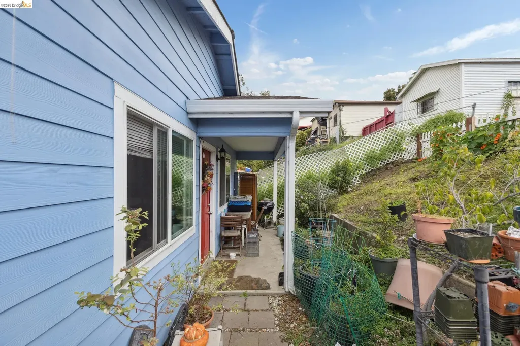 1983 38th Avenue Oakland CA 94601