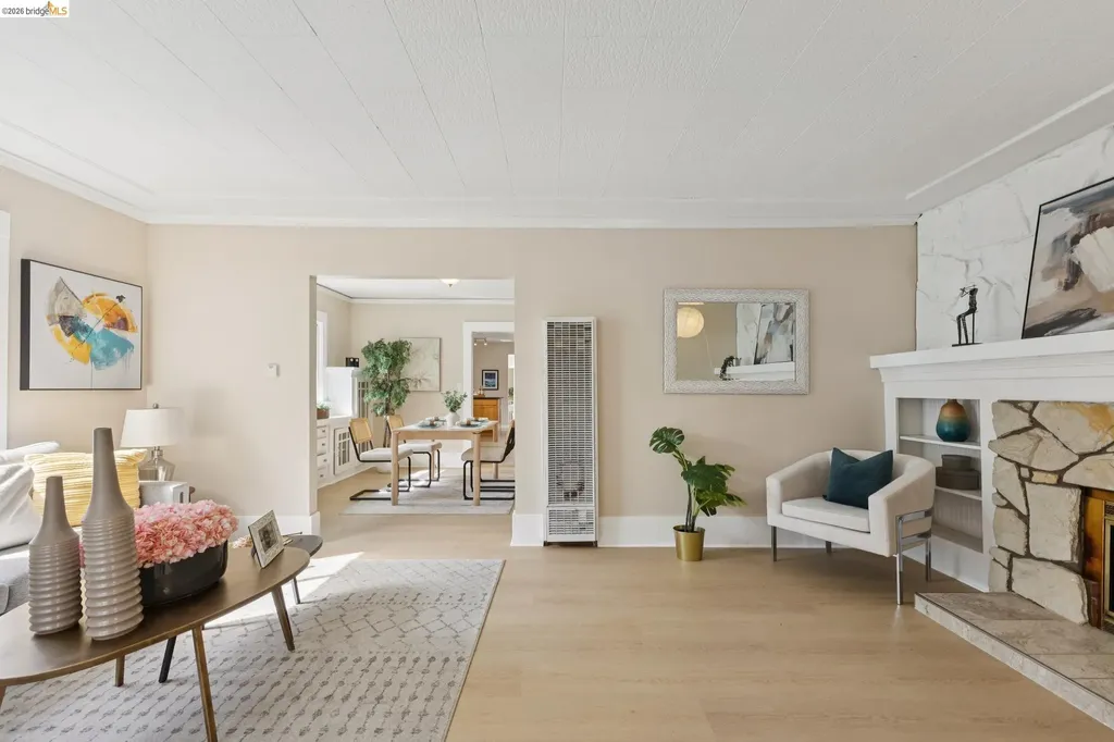 1983 38th Avenue Oakland CA 94601