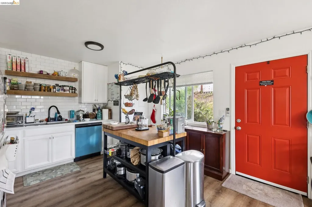 1983 38th Avenue Oakland CA 94601