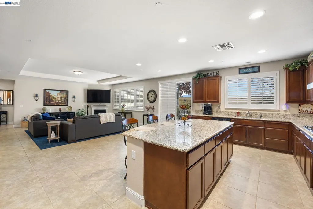 2233 Demartini Lane Brentwood CA 94513