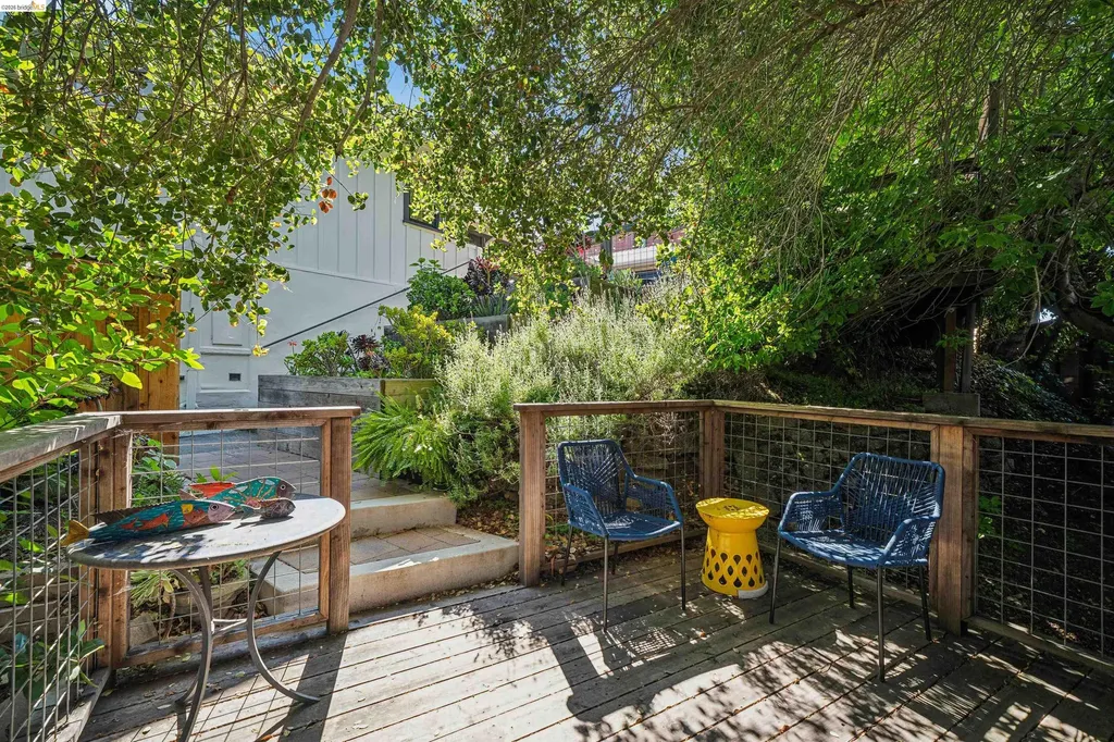 3320 Burdeck Drive Oakland CA 94602