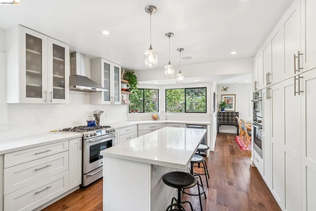 3320 Burdeck Drive Oakland CA 94602