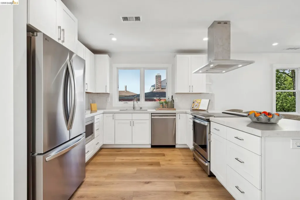667 Alcatraz Avenue Oakland CA 94609