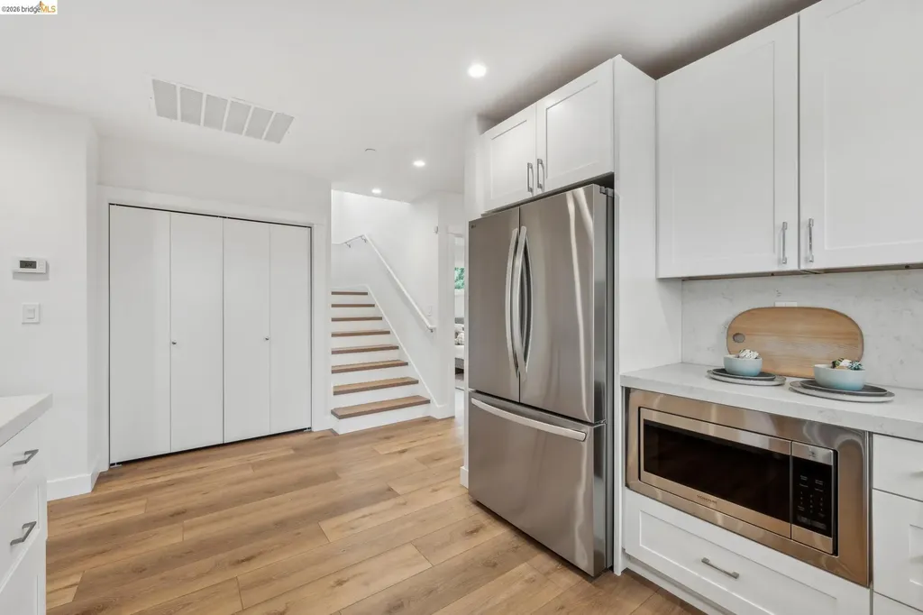667 Alcatraz Avenue Oakland CA 94609