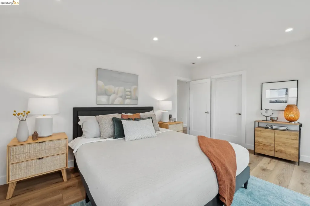 667 Alcatraz Avenue Oakland CA 94609