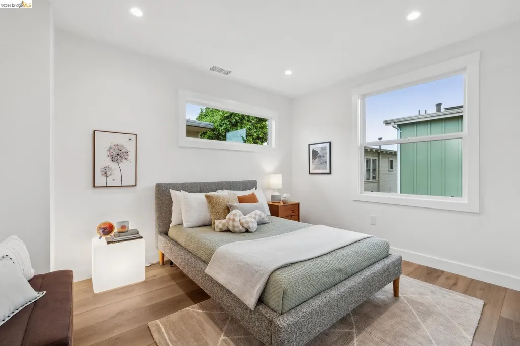 667 Alcatraz Avenue Oakland CA 94609