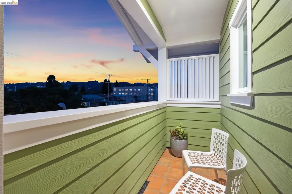 667 Alcatraz Avenue Oakland CA 94609