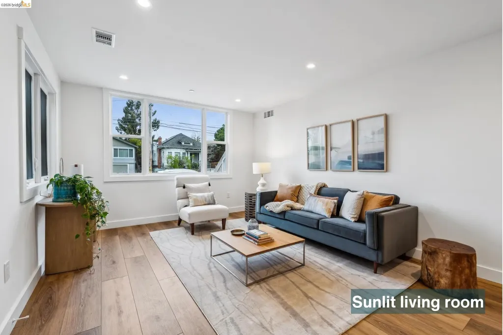 667 Alcatraz Avenue Oakland CA 94609