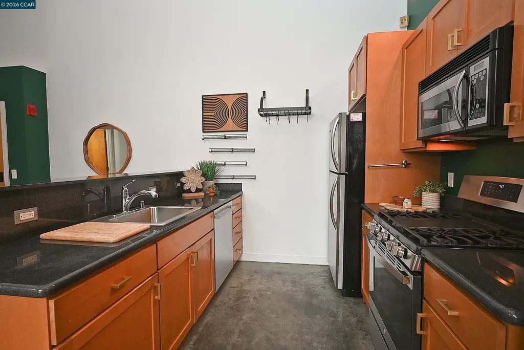 675 8th Street Oakland CA 94607