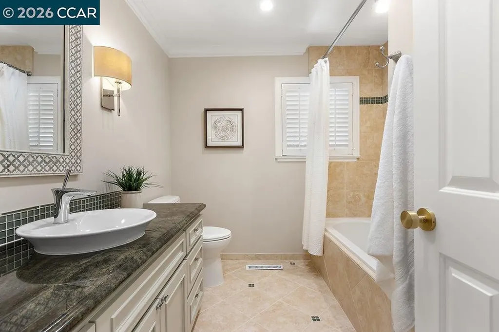 7 Whitehall Drive Orinda CA 94563