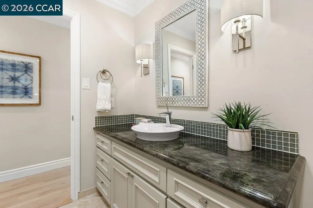 7 Whitehall Drive Orinda CA 94563