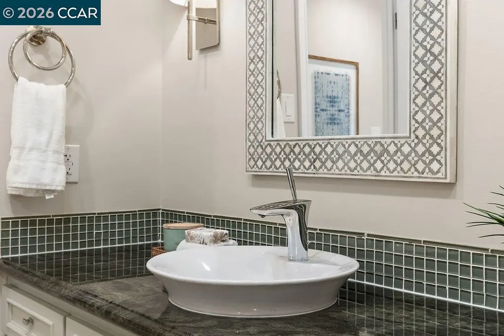 7 Whitehall Drive Orinda CA 94563