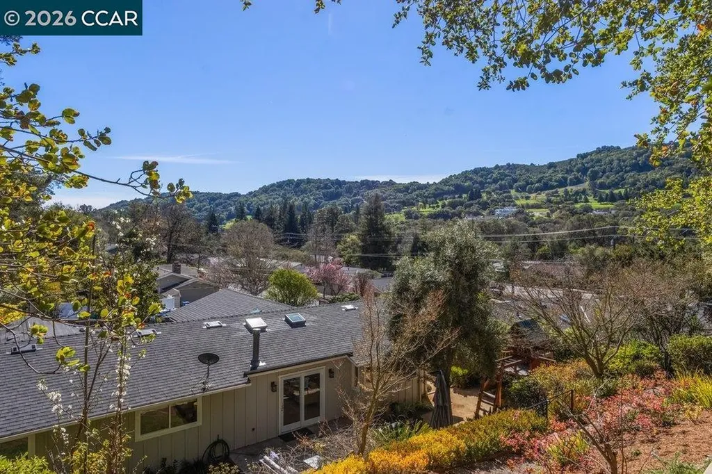 7 Whitehall Drive Orinda CA 94563