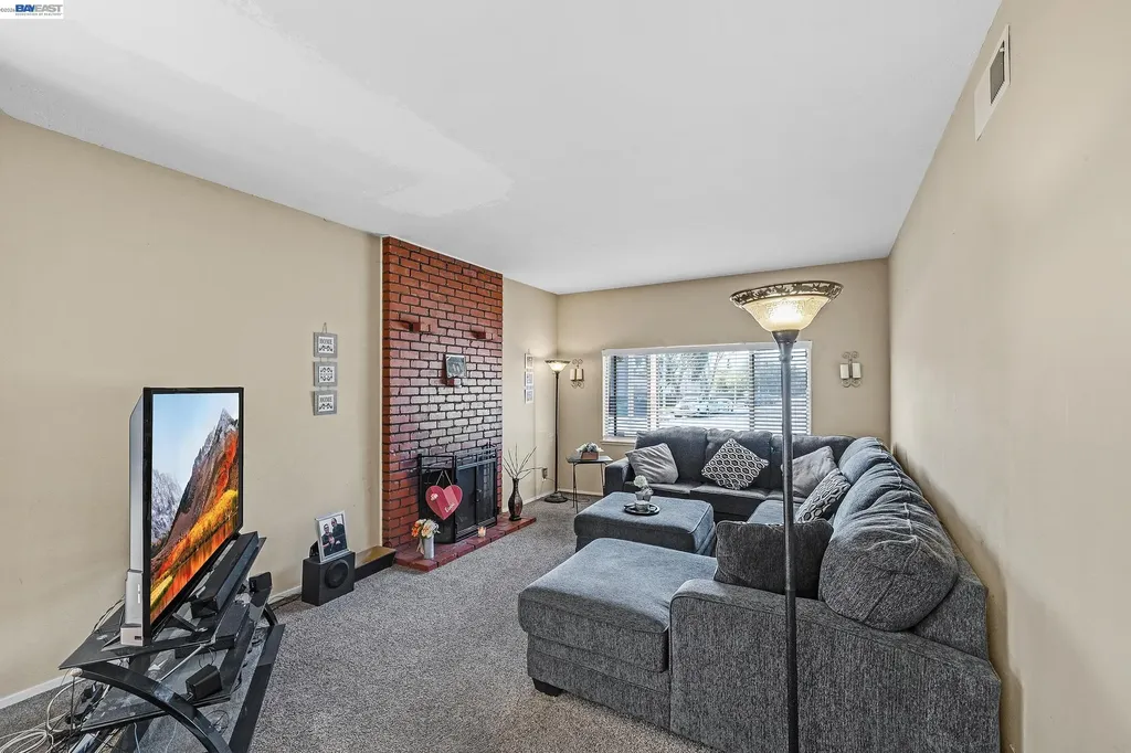 30236 Vanderbilt Street Hayward CA 94544