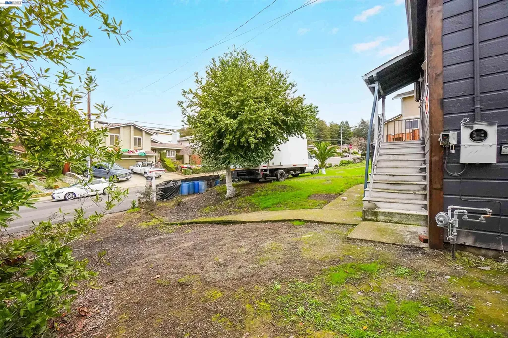 27449 Dobbel Avenue Hayward CA 94542