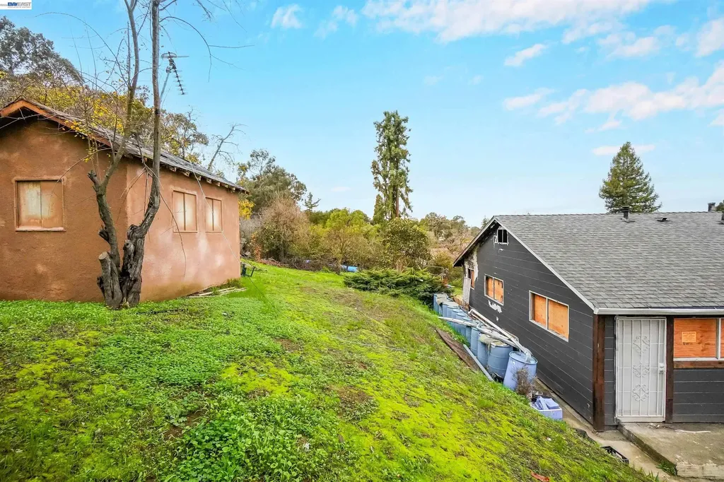 27449 Dobbel Avenue Hayward CA 94542