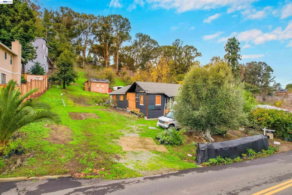 27449 Dobbel Avenue Hayward CA 94542