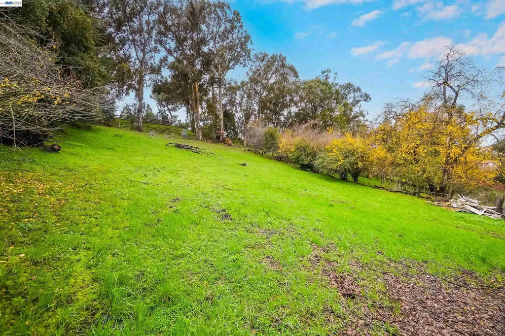 27449 Dobbel Avenue Hayward CA 94542