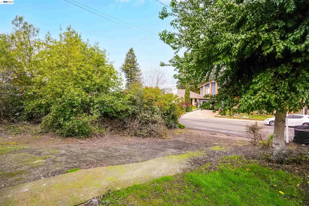 27449 Dobbel Avenue Hayward CA 94542