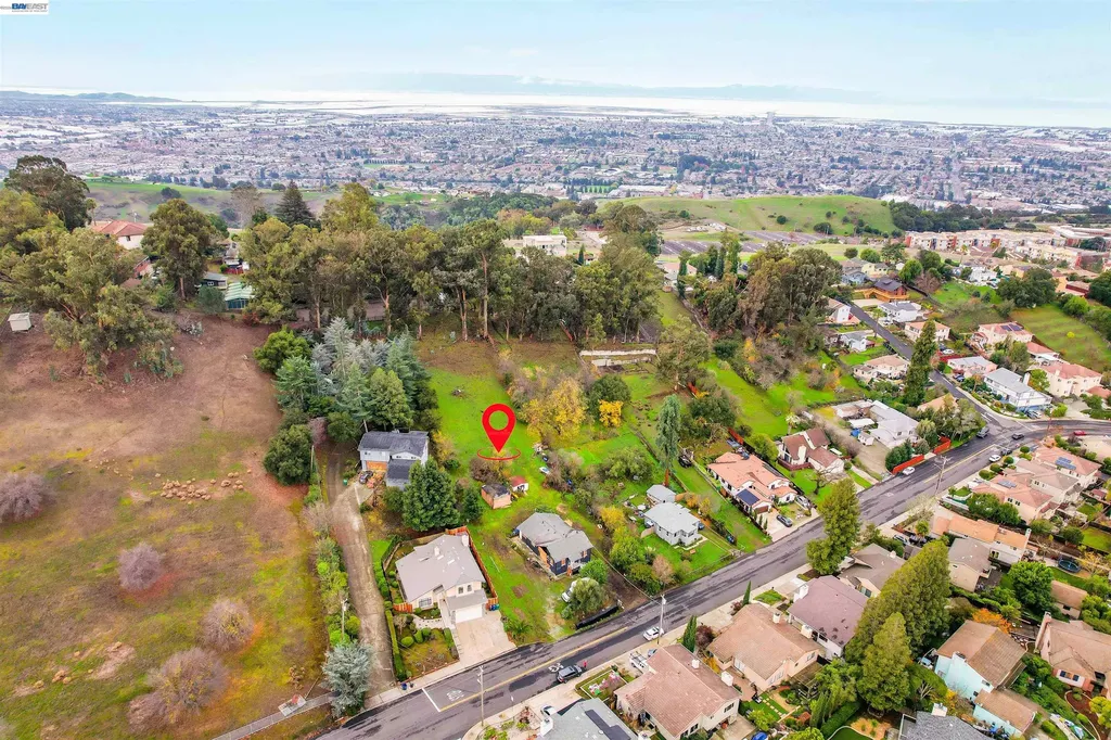 27449 Dobbel Avenue Hayward CA 94542