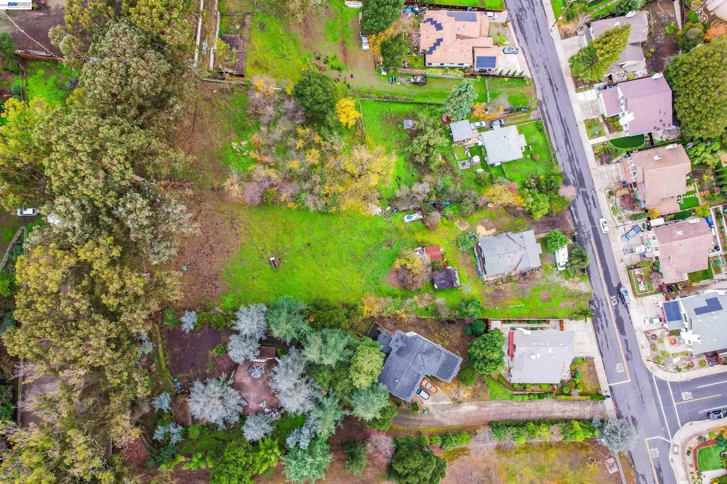 27449 Dobbel Avenue Hayward CA 94542