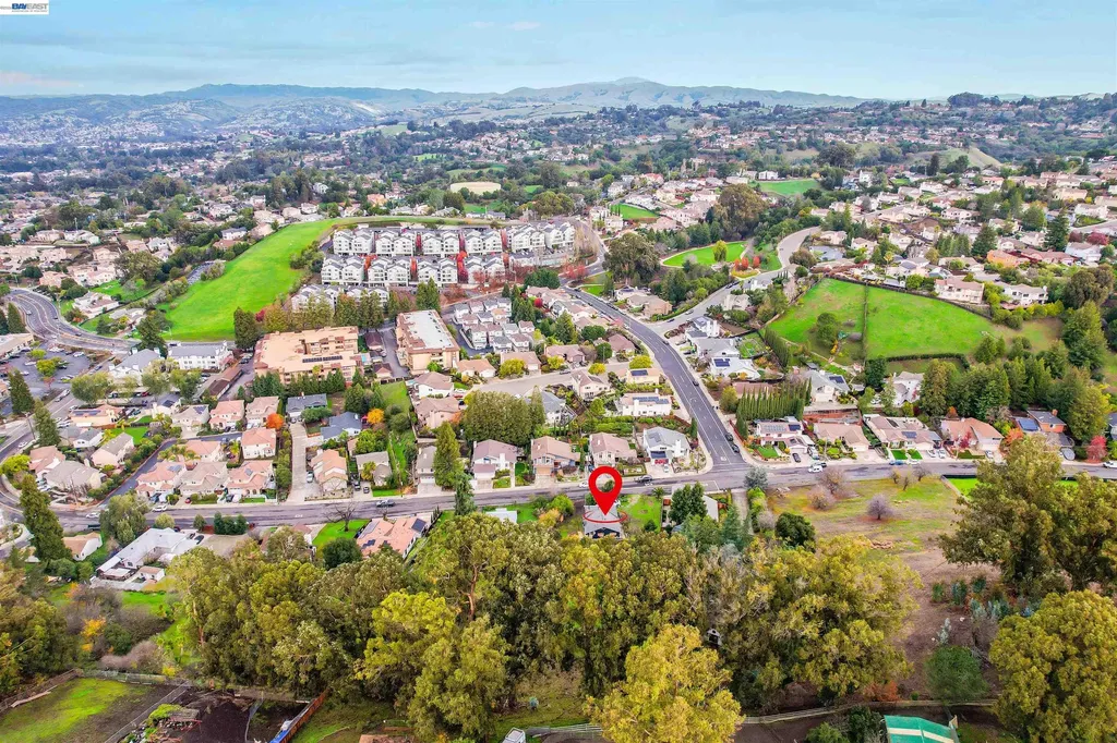 27449 Dobbel Avenue Hayward CA 94542