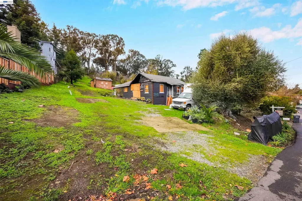 27449 Dobbel Avenue Hayward CA 94542