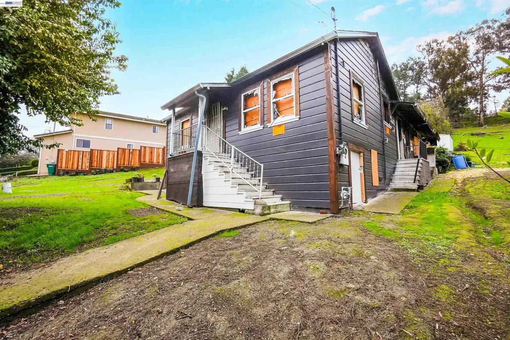 27449 Dobbel Avenue Hayward CA 94542