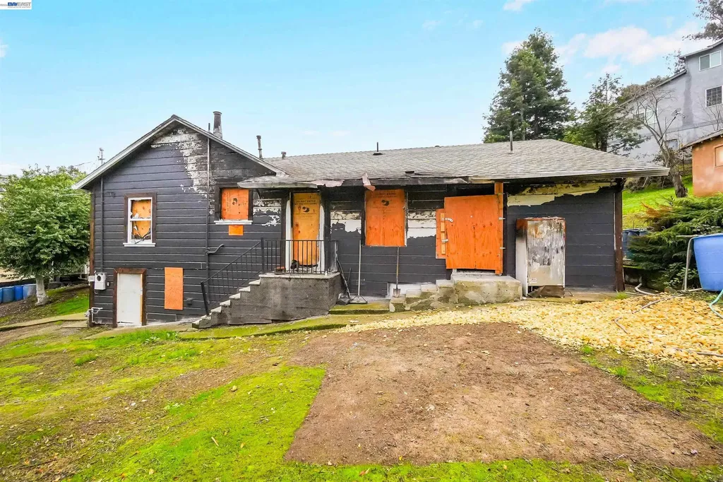 27449 Dobbel Avenue Hayward CA 94542