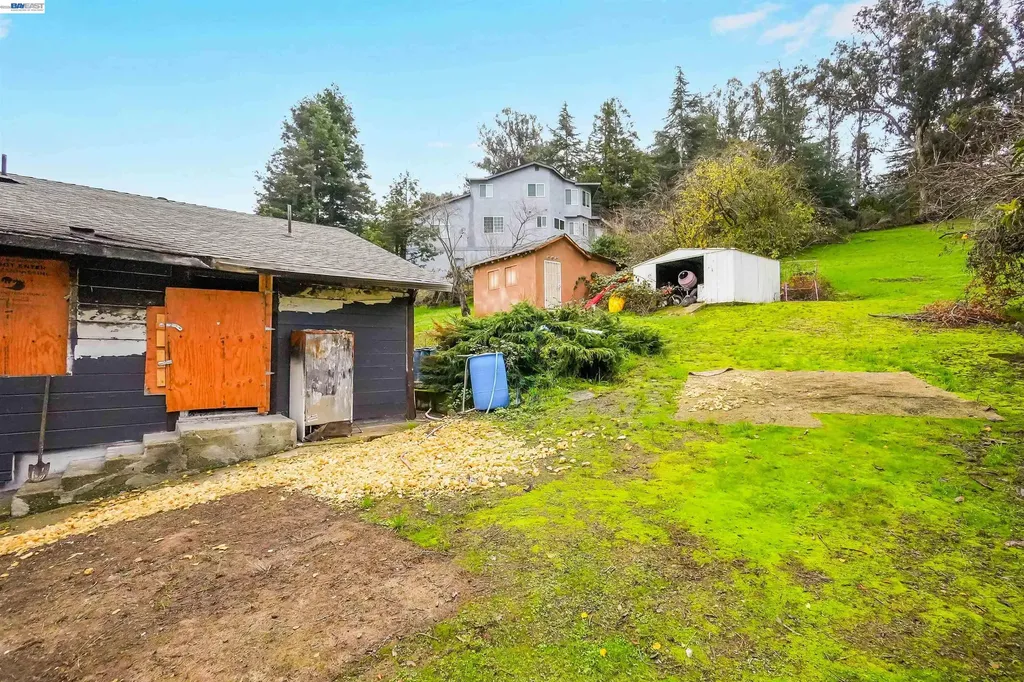 27449 Dobbel Avenue Hayward CA 94542