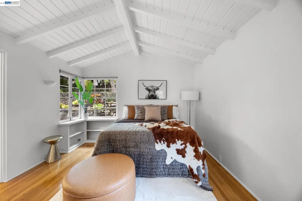 2976 Joaquin Miller Road Oakland CA 94602