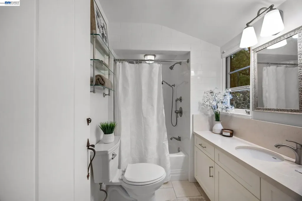 2976 Joaquin Miller Road Oakland CA 94602