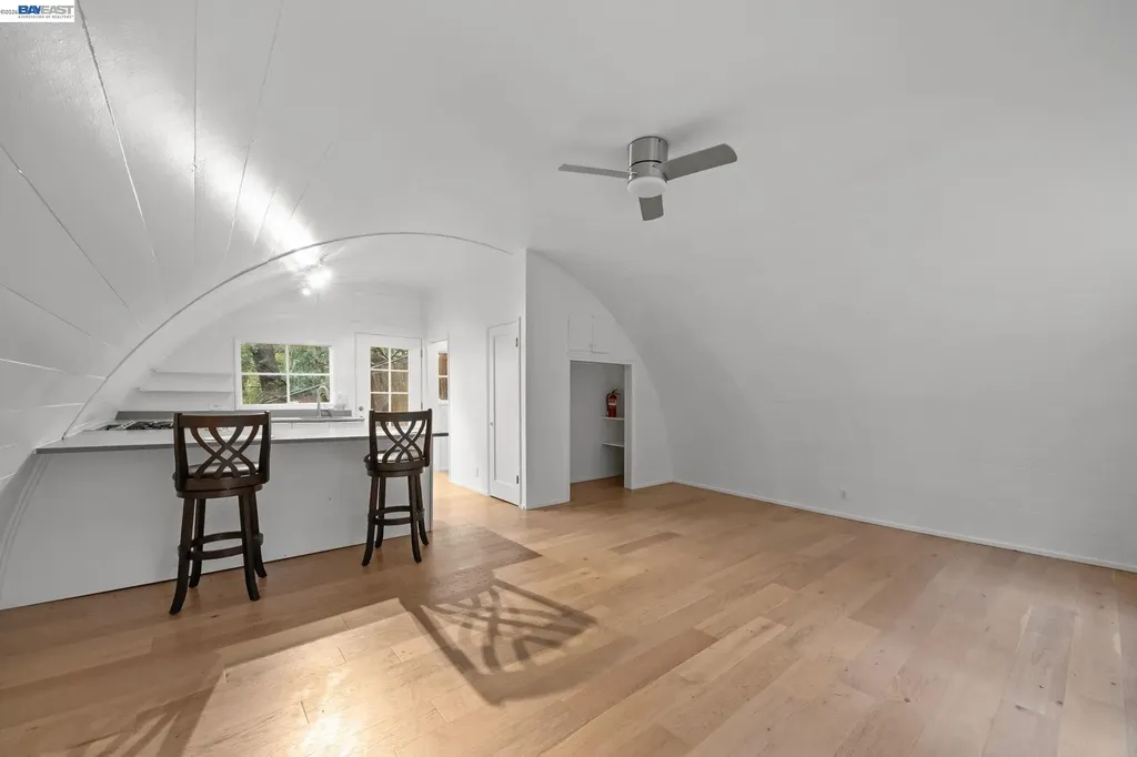 2976 Joaquin Miller Road Oakland CA 94602