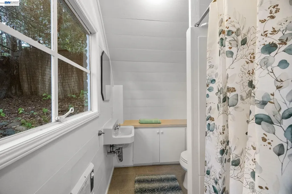 2976 Joaquin Miller Road Oakland CA 94602