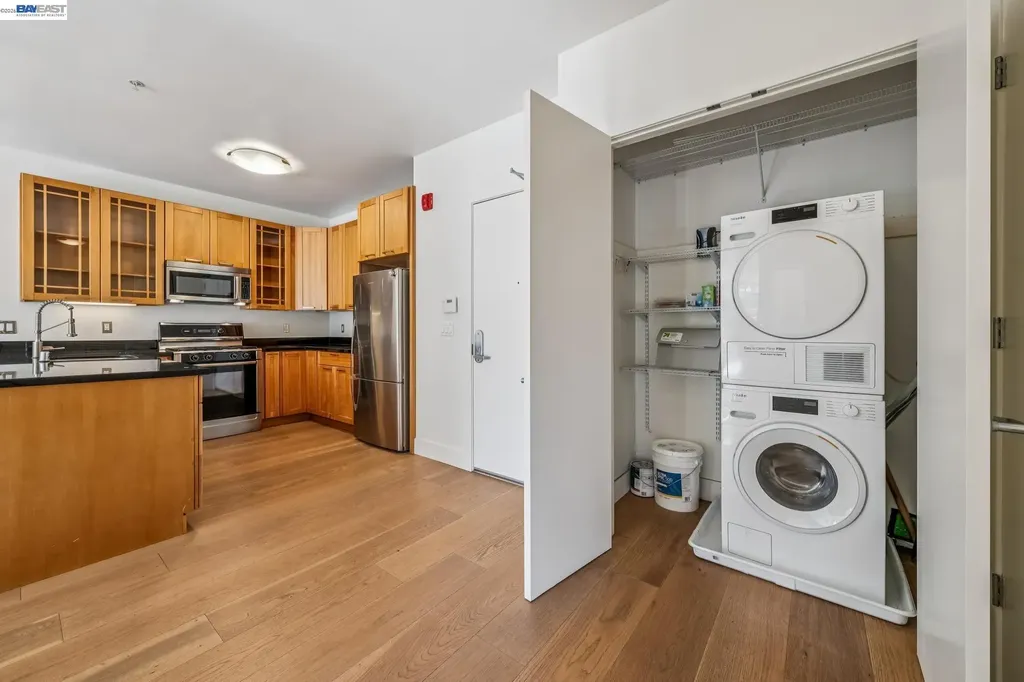 2300 Broadway Oakland CA 94612