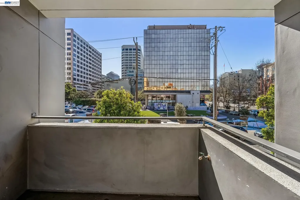 2300 Broadway Oakland CA 94612