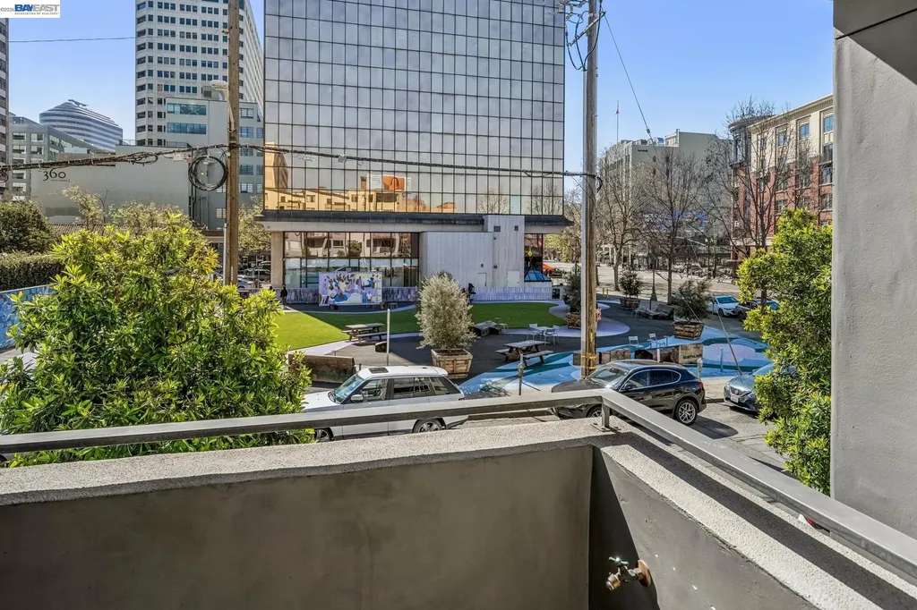 2300 Broadway Oakland CA 94612