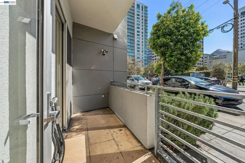 2300 Broadway Oakland CA 94612