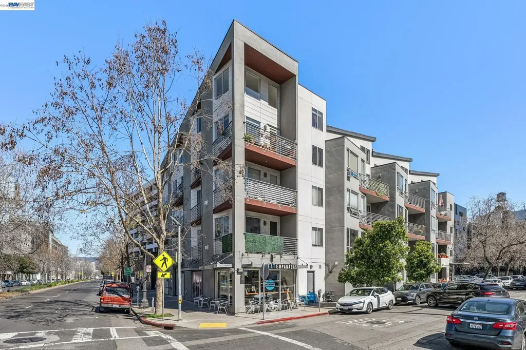 2300 Broadway Oakland CA 94612