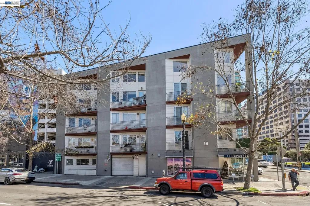 2300 Broadway Oakland CA 94612